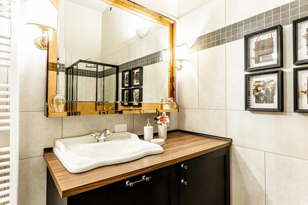 Casa Colonna Romantic Apartment Corso Di Porta Ticinese Milan Bagian luar foto