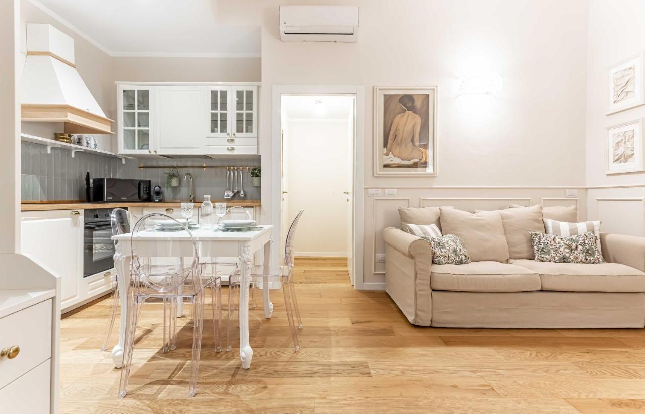 Casa Colonna Romantic Apartment Corso Di Porta Ticinese Milan Bagian luar foto