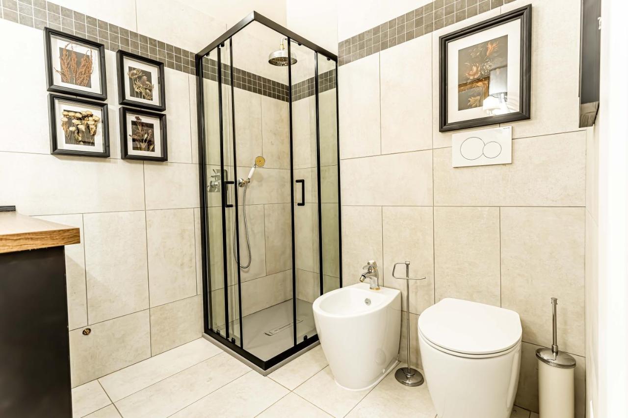 Casa Colonna Romantic Apartment Corso Di Porta Ticinese Milan Bagian luar foto