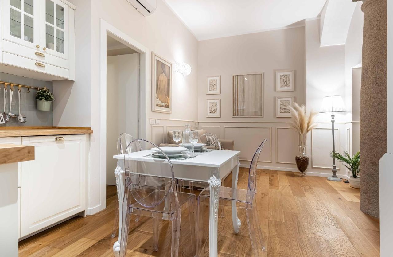 Casa Colonna Romantic Apartment Corso Di Porta Ticinese Milan Bagian luar foto